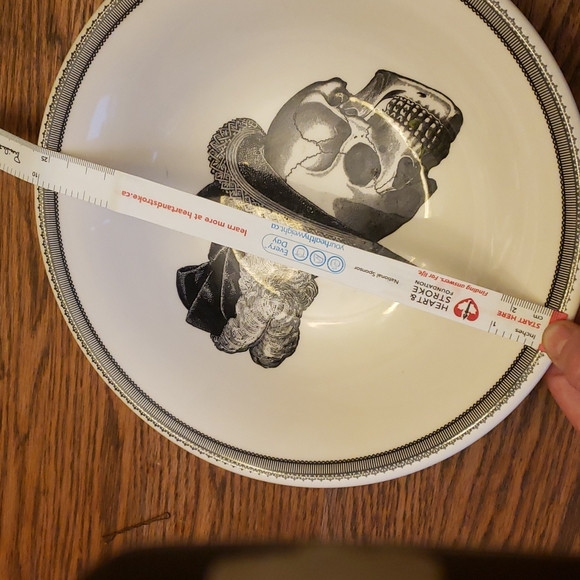 10" Victorian English Pottery, Creamish colour with Black skull detail. - Picture 3 of 3